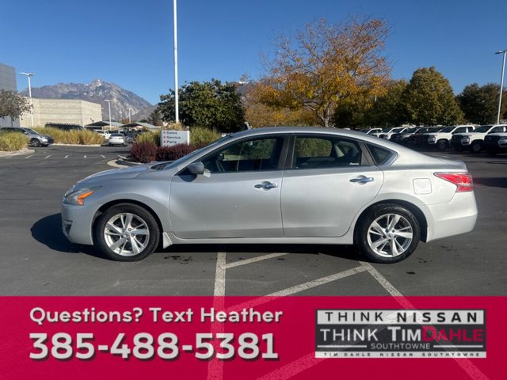 Used 2014 Nissan Altima 2.5 SV Sedan