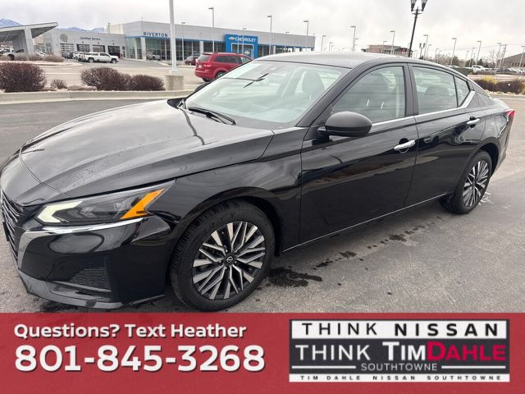 Used 2025 Nissan Altima SV Sedan