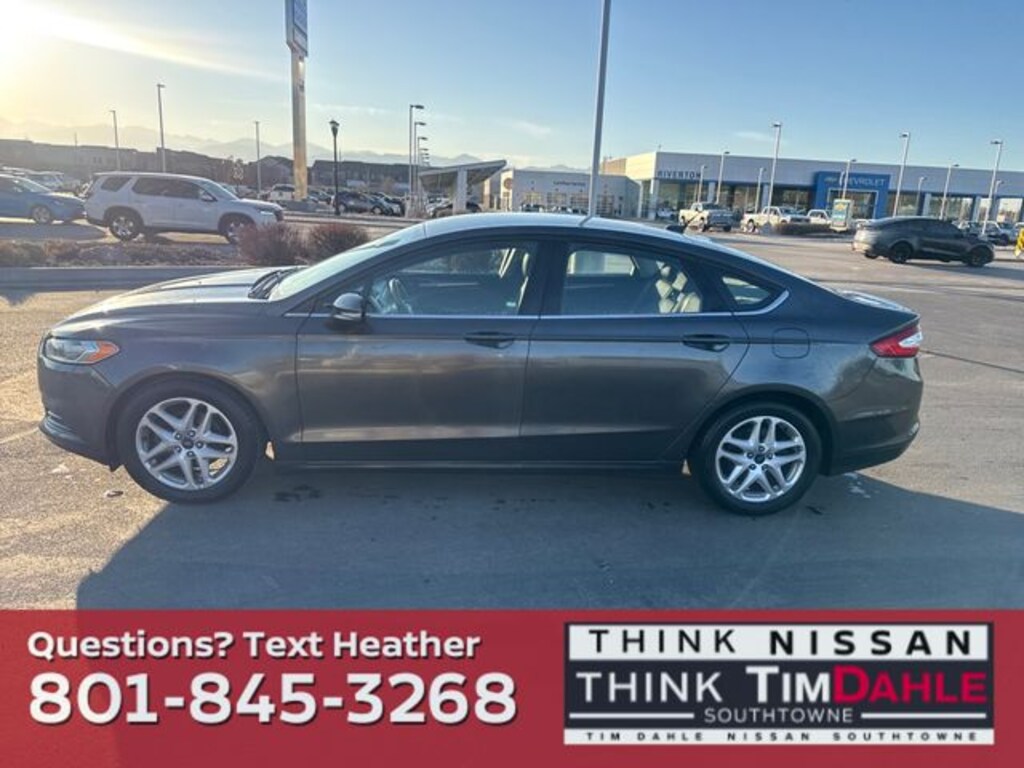 Used 2016 Ford Fusion SE Sedan