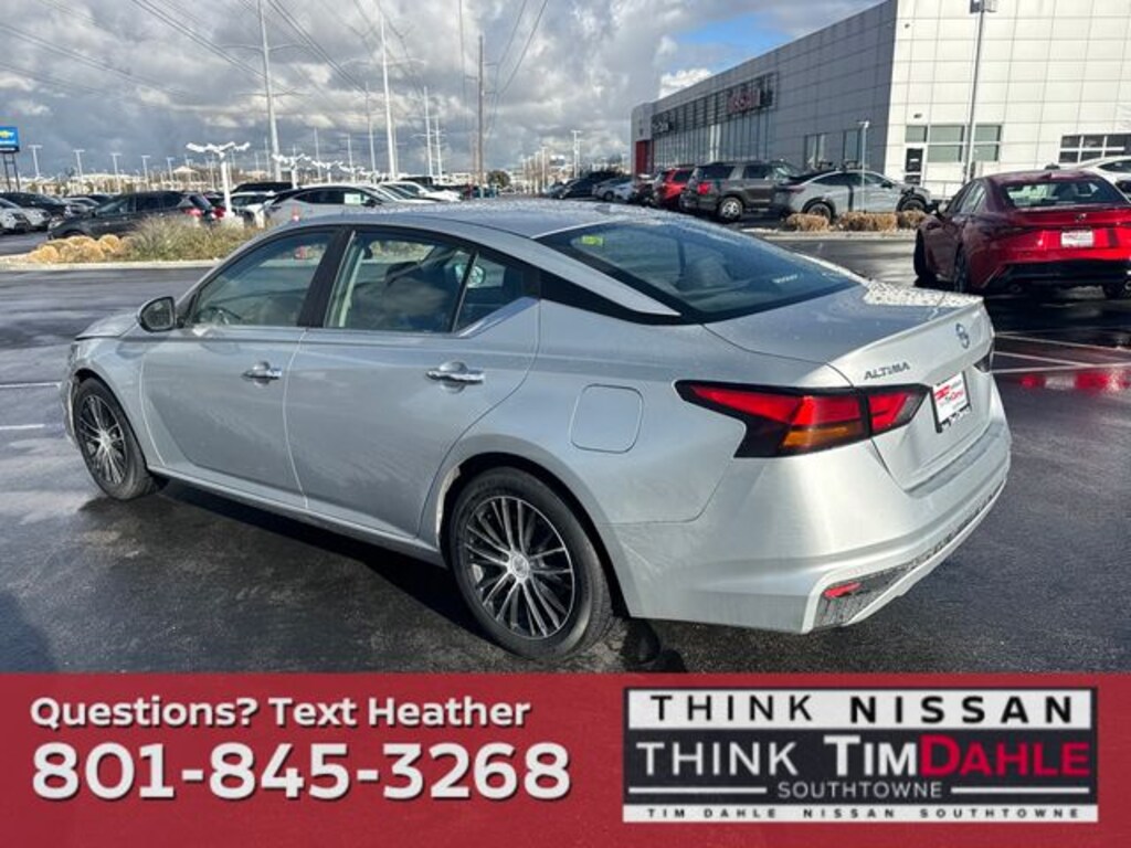 Used 2021 Nissan Altima 2.5 SV Sedan