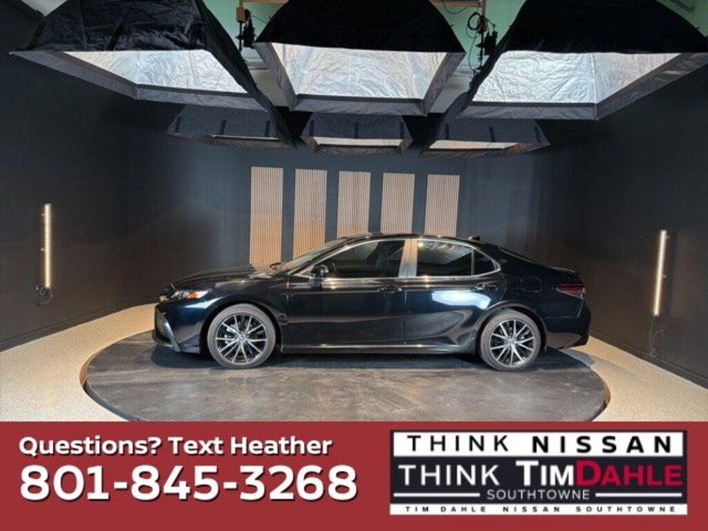 Used 2023 Toyota Camry SE Sedan