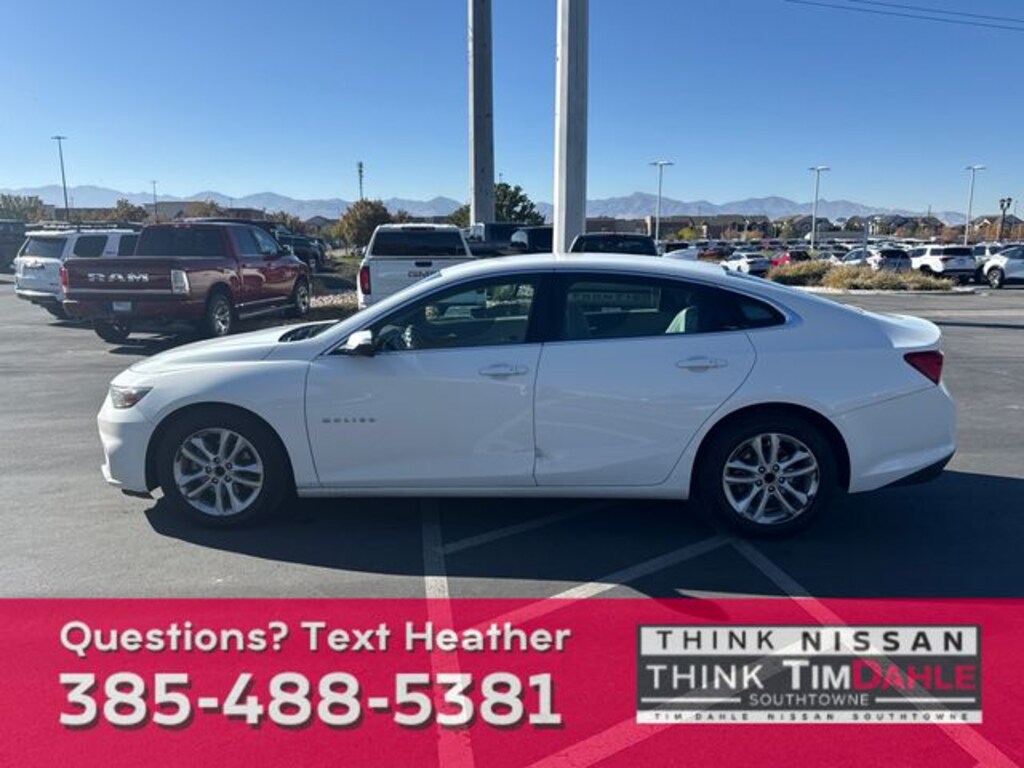 Used 2017 Chevrolet Malibu LT w/1LT Sedan