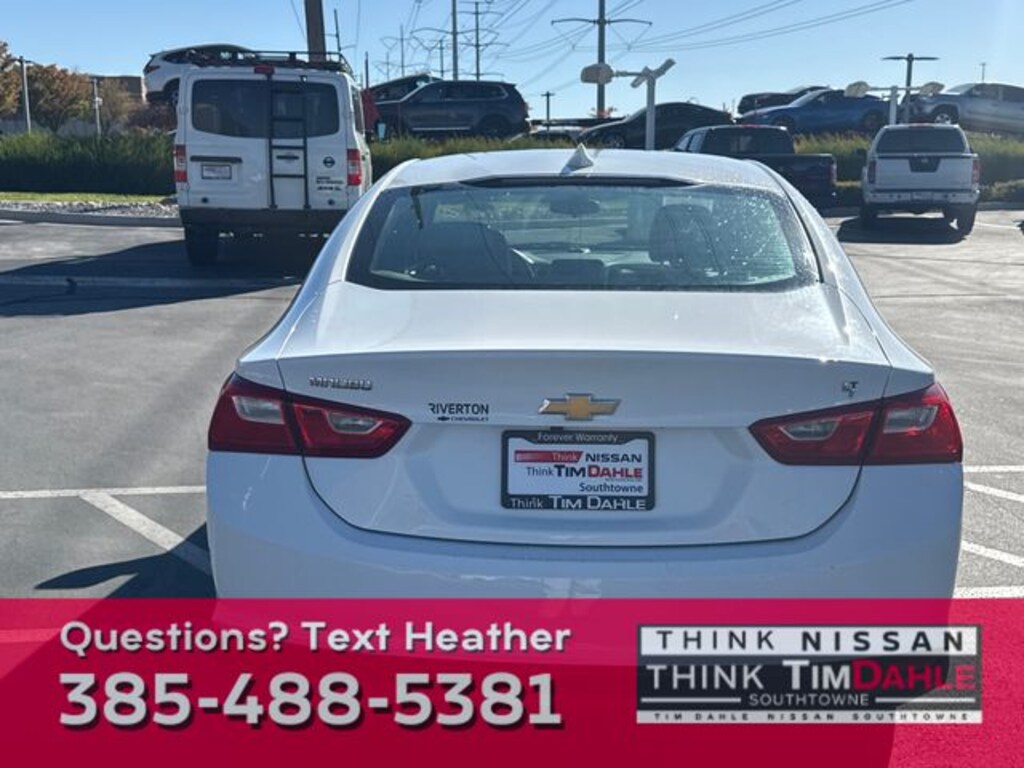 Used 2017 Chevrolet Malibu LT w/1LT Sedan