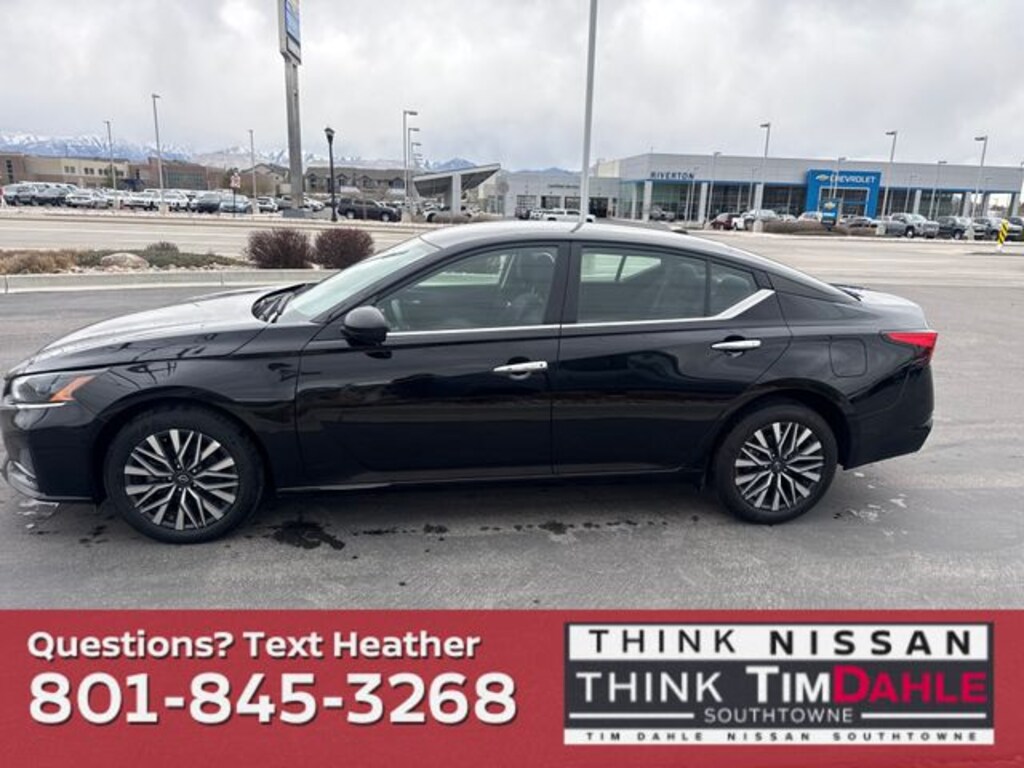 Used 2025 Nissan Altima SV Sedan