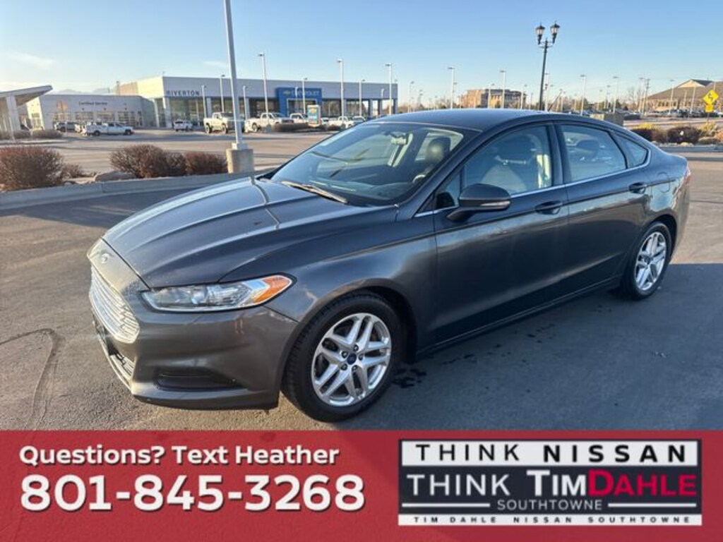 Used 2016 Ford Fusion SE Sedan