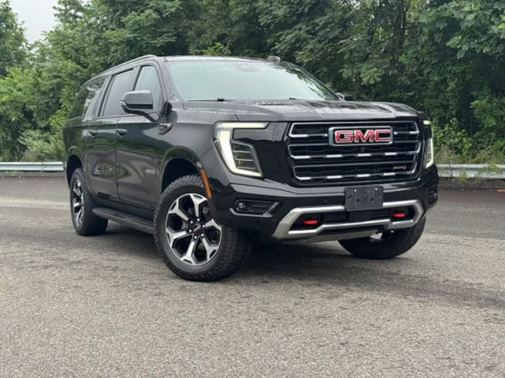Used 2025 GMC Yukon XL AT4 SUV