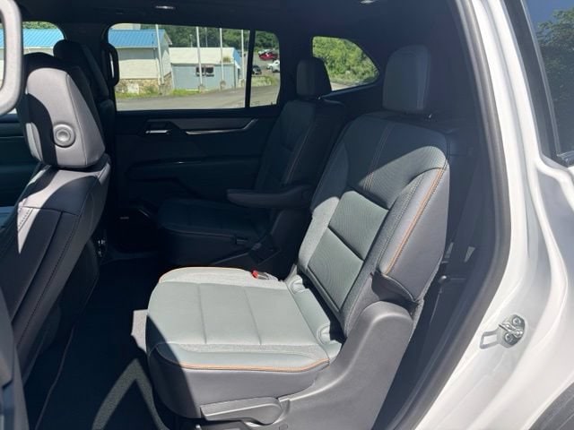 2026 GMC Acadia AT4 - Photo 21