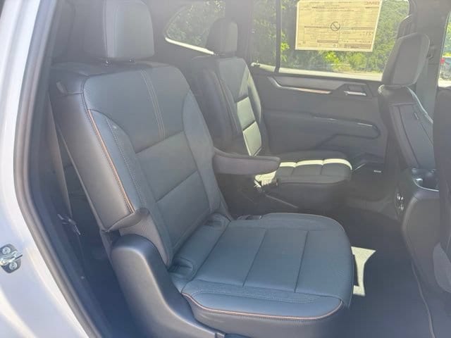 2026 GMC Acadia AT4 - Photo 27