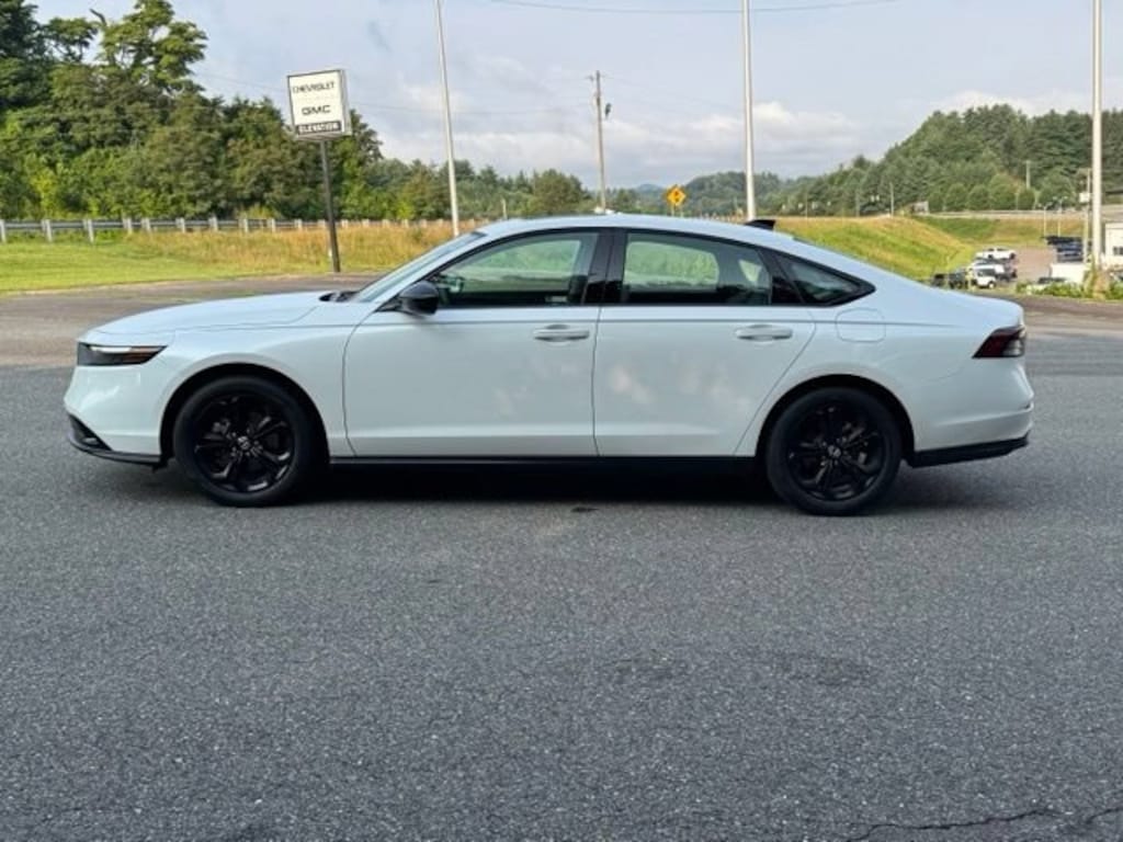 Used 2025 Honda Accord Sedan SE Sedan