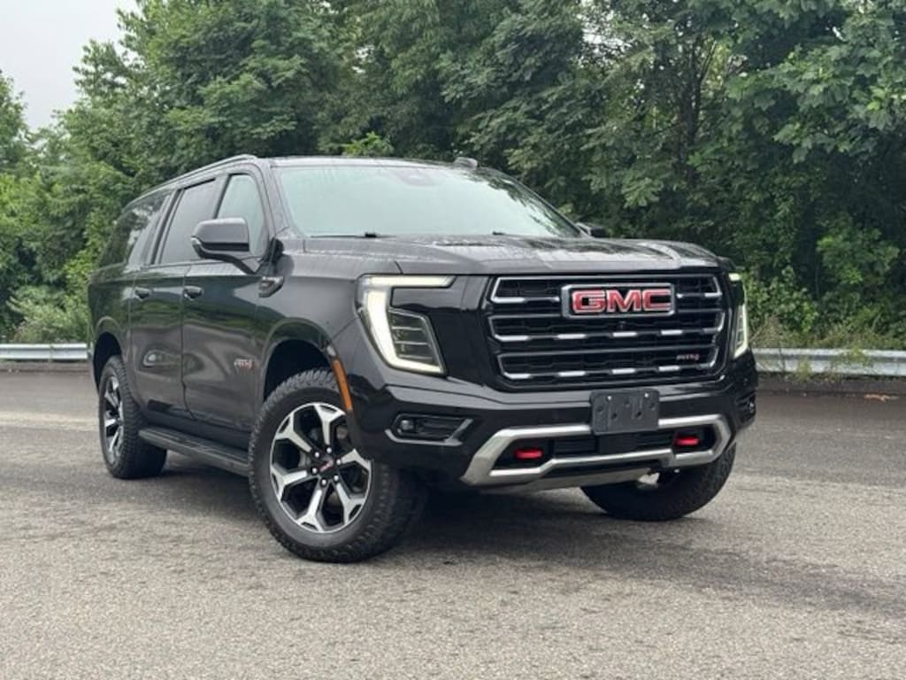 Used 2025 GMC Yukon XL AT4 SUV