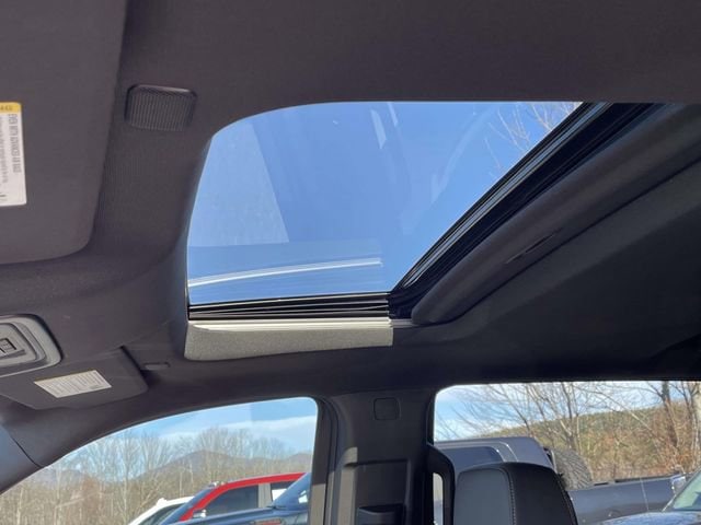 2025 Chevrolet Silverado 1500 ZR2 - Photo 17