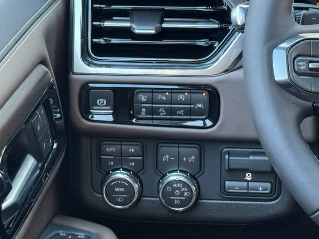 2026 GMC Yukon XL Denali Ultimate - Photo 15