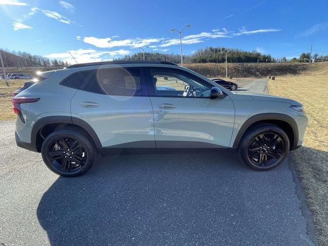 2026 Chevrolet Trax Activ - Photo 8