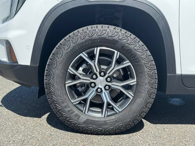 2026 GMC Acadia AT4 - Photo 8