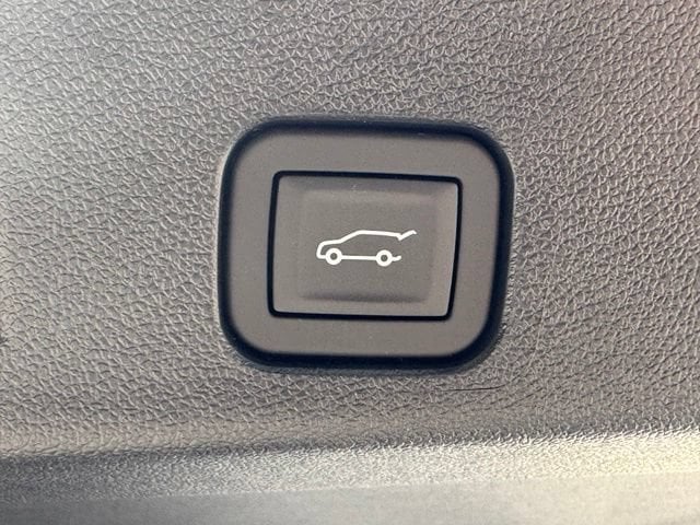 2026 GMC Acadia AT4 - Photo 30