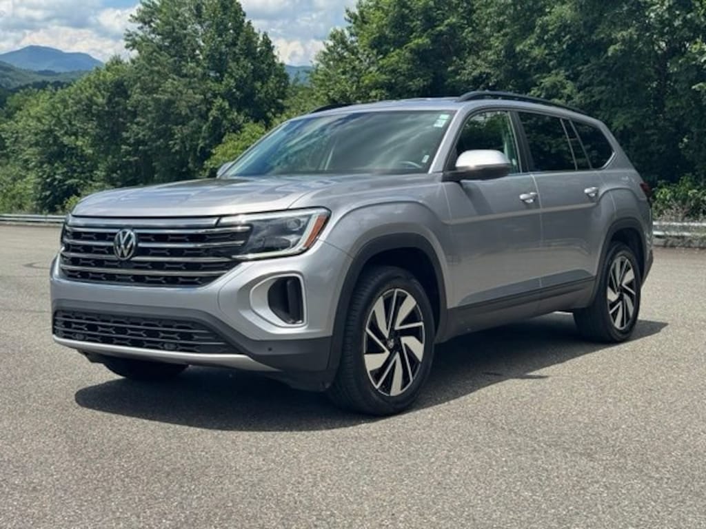 Used 2025 Volkswagen Atlas 2.0T SE w/Technology SUV