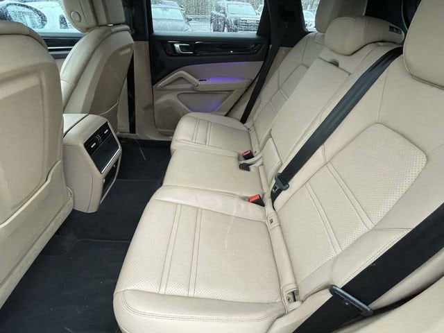 2023 Porsche Cayenne Base - Photo 12