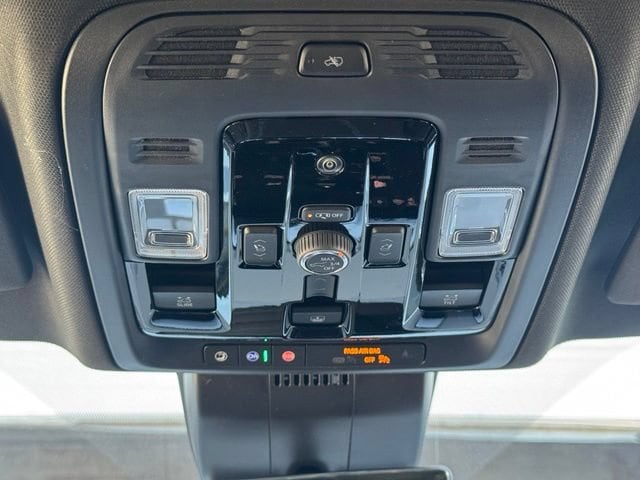 2026 GMC Yukon XL Denali Ultimate - Photo 18
