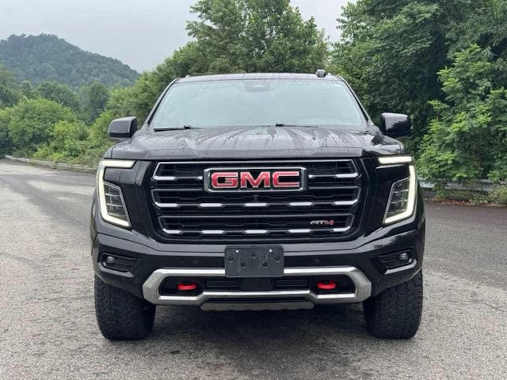 Used 2025 GMC Yukon XL AT4 SUV