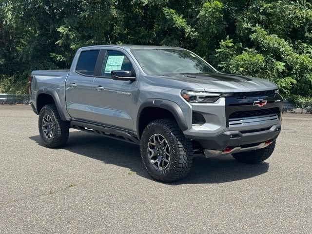 2026 Chevrolet Colorado ZR2 - Photo 9