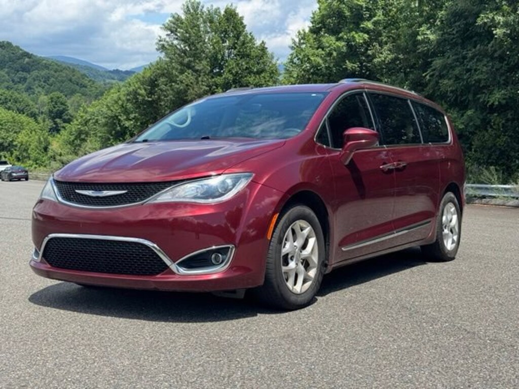 Used 2020 Chrysler Pacifica Touring L Plus Minivan