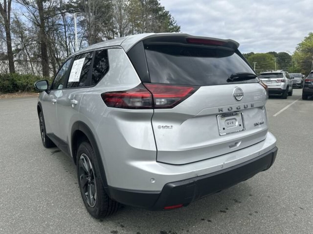 Used 2024 Nissan Rogue SV Intelligent AWD SUV