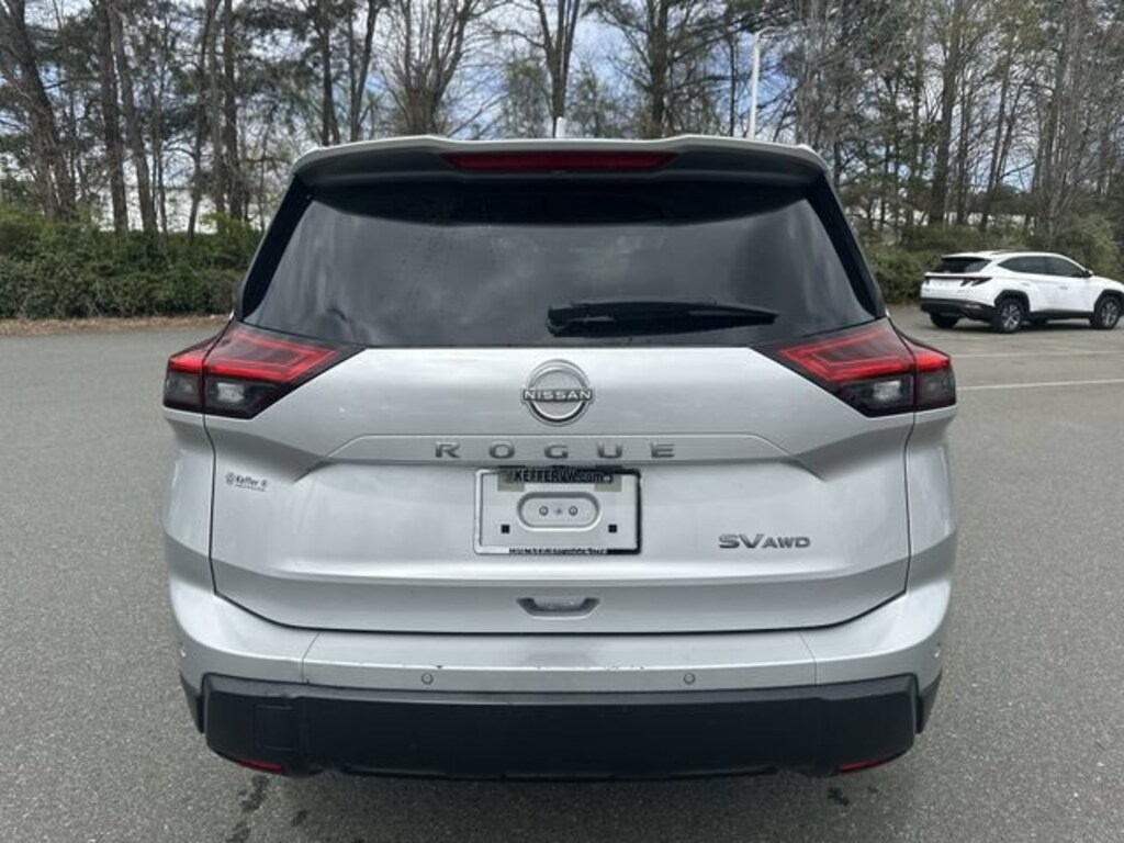Used 2024 Nissan Rogue SV Intelligent AWD SUV