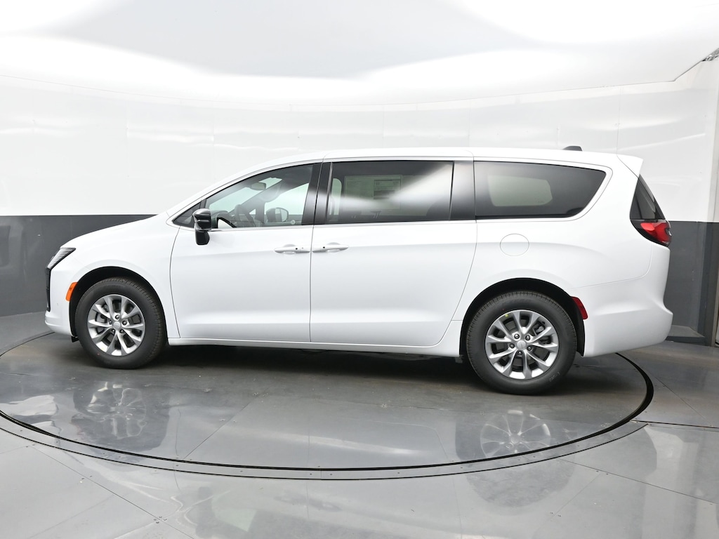 New 2027 Chrysler Pacifica SELECT AWD Passenger Van