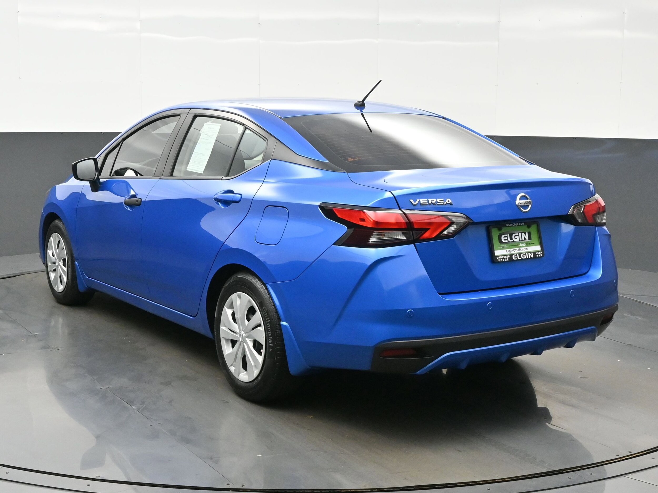 2021 Nissan Versa 1.6 S photo 4