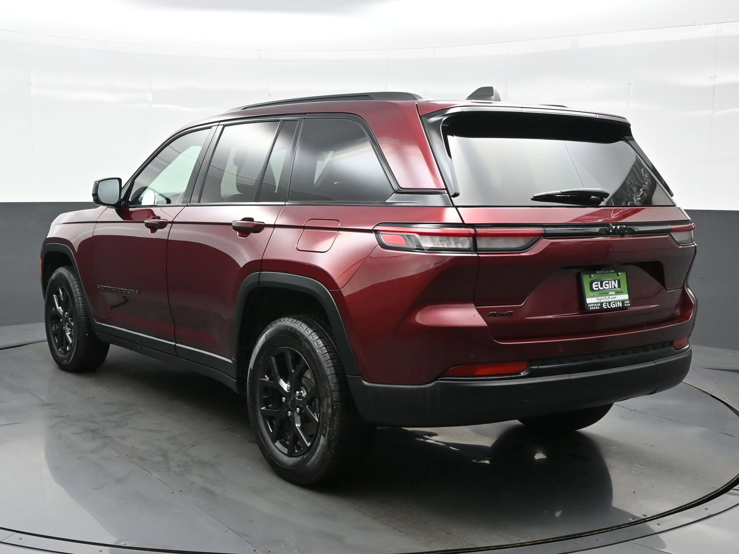 2024 Jeep Grand Cherokee Altitude photo 3