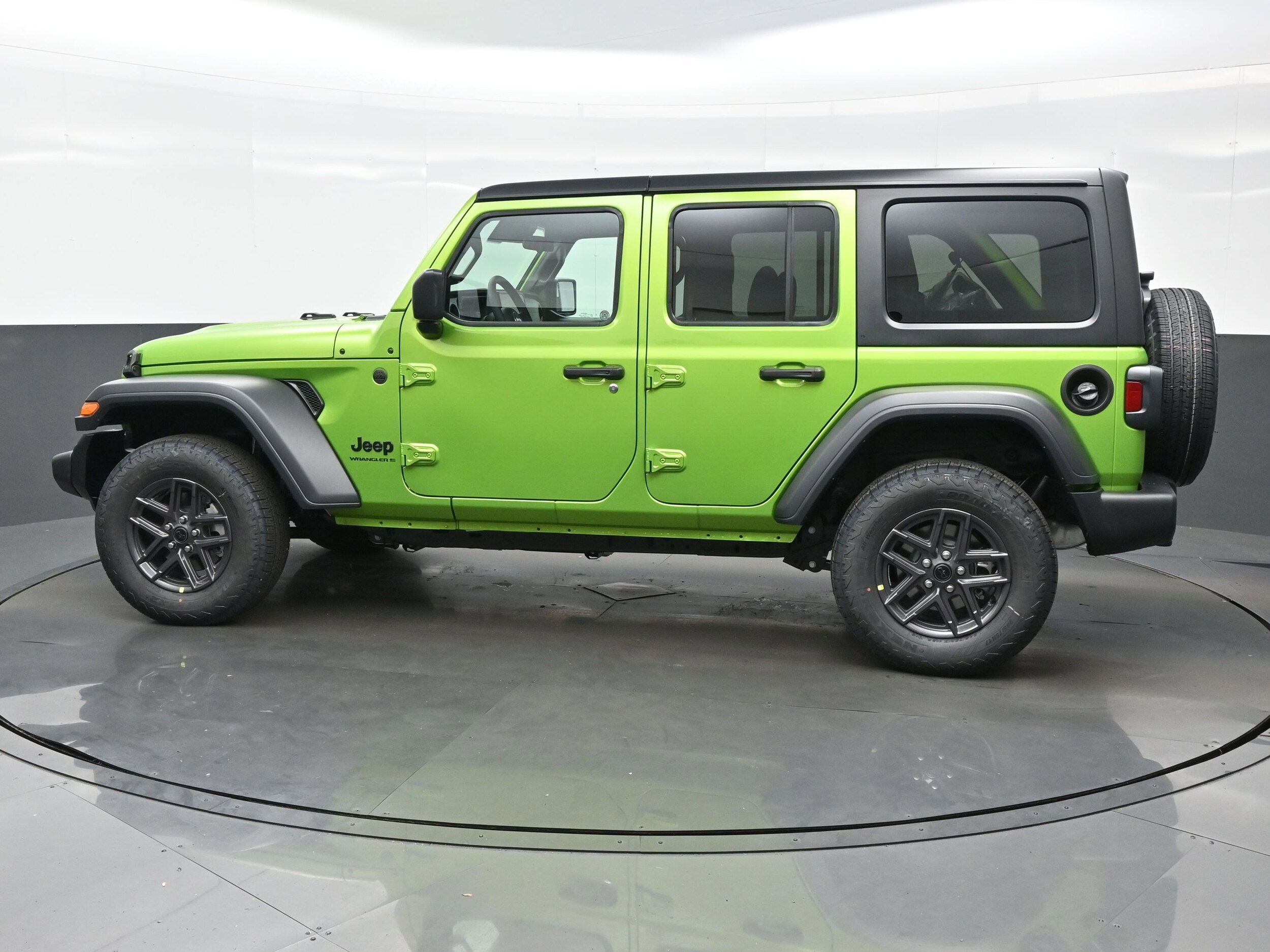 2025 Jeep Wrangler Sport S photo 3