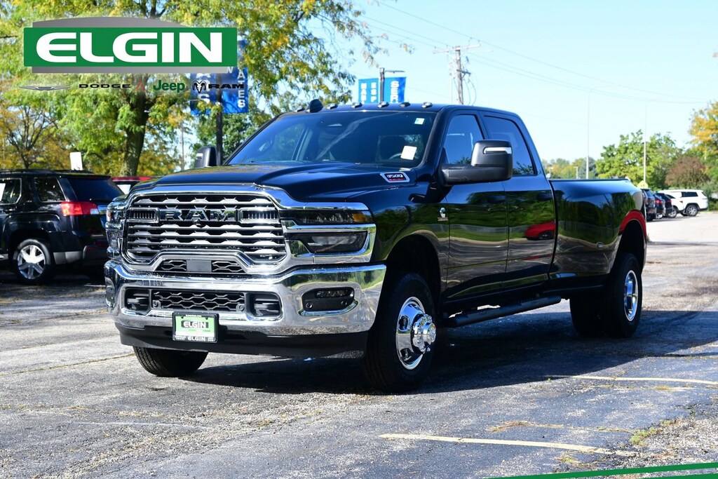 New 2027 Ram 3500 TRADESMAN CREW CAB 4X4 8' BOX Pickup