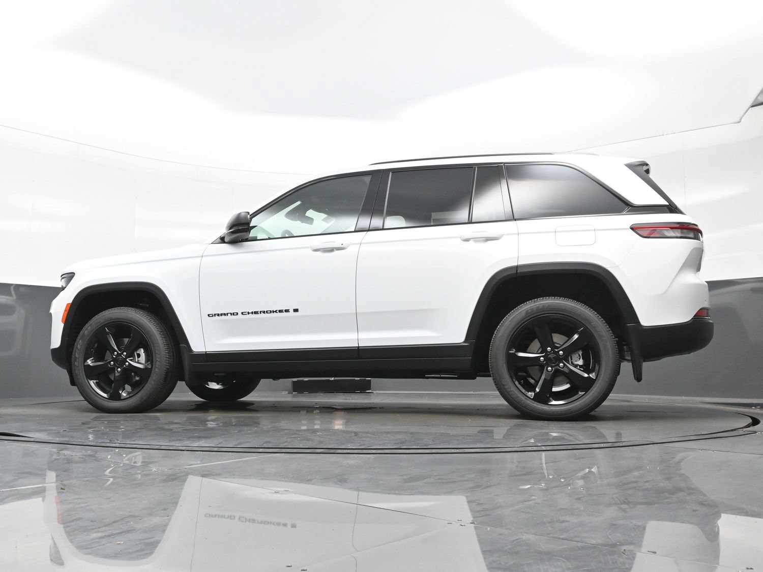 2025 Jeep Grand Cherokee Altitude - Photo 15
