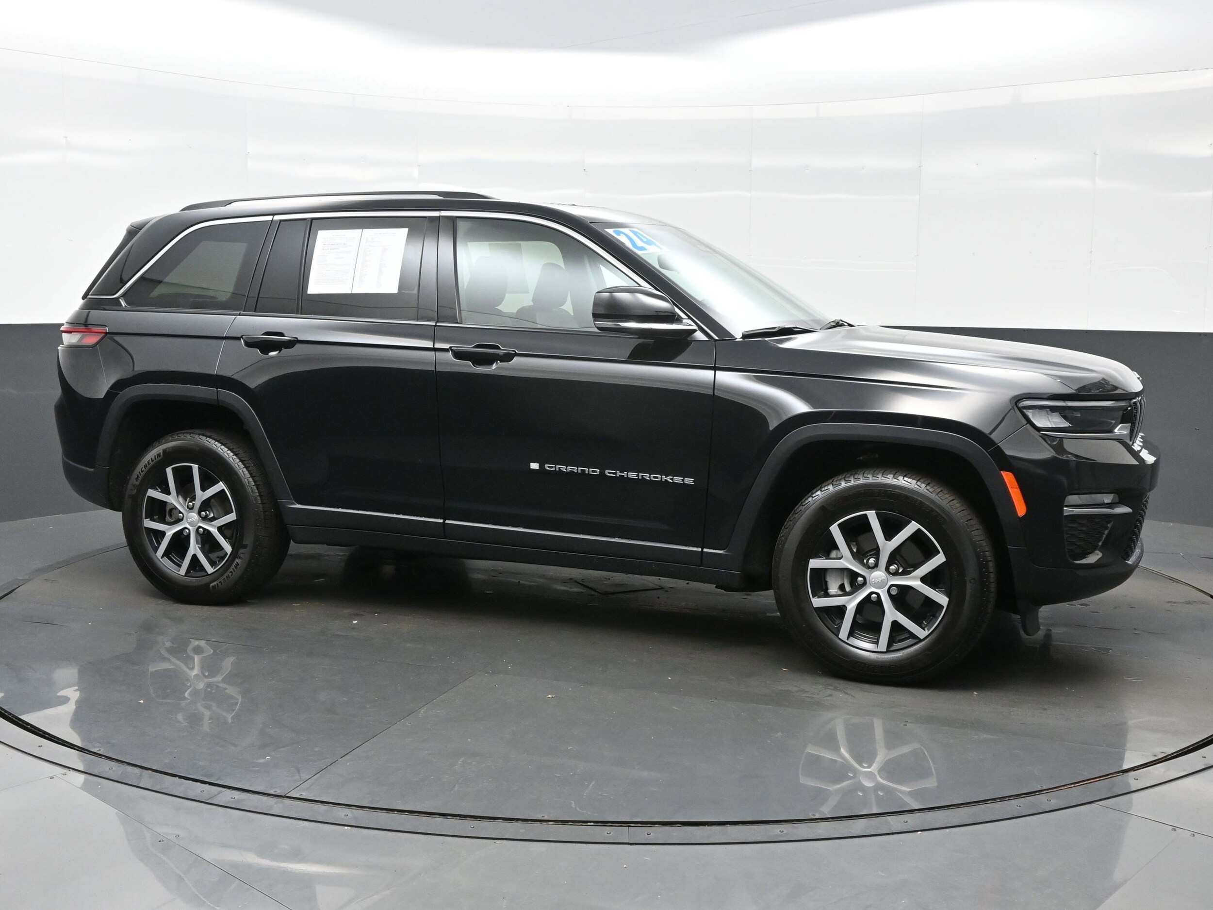 2024 Jeep Grand Cherokee Limited photo 4