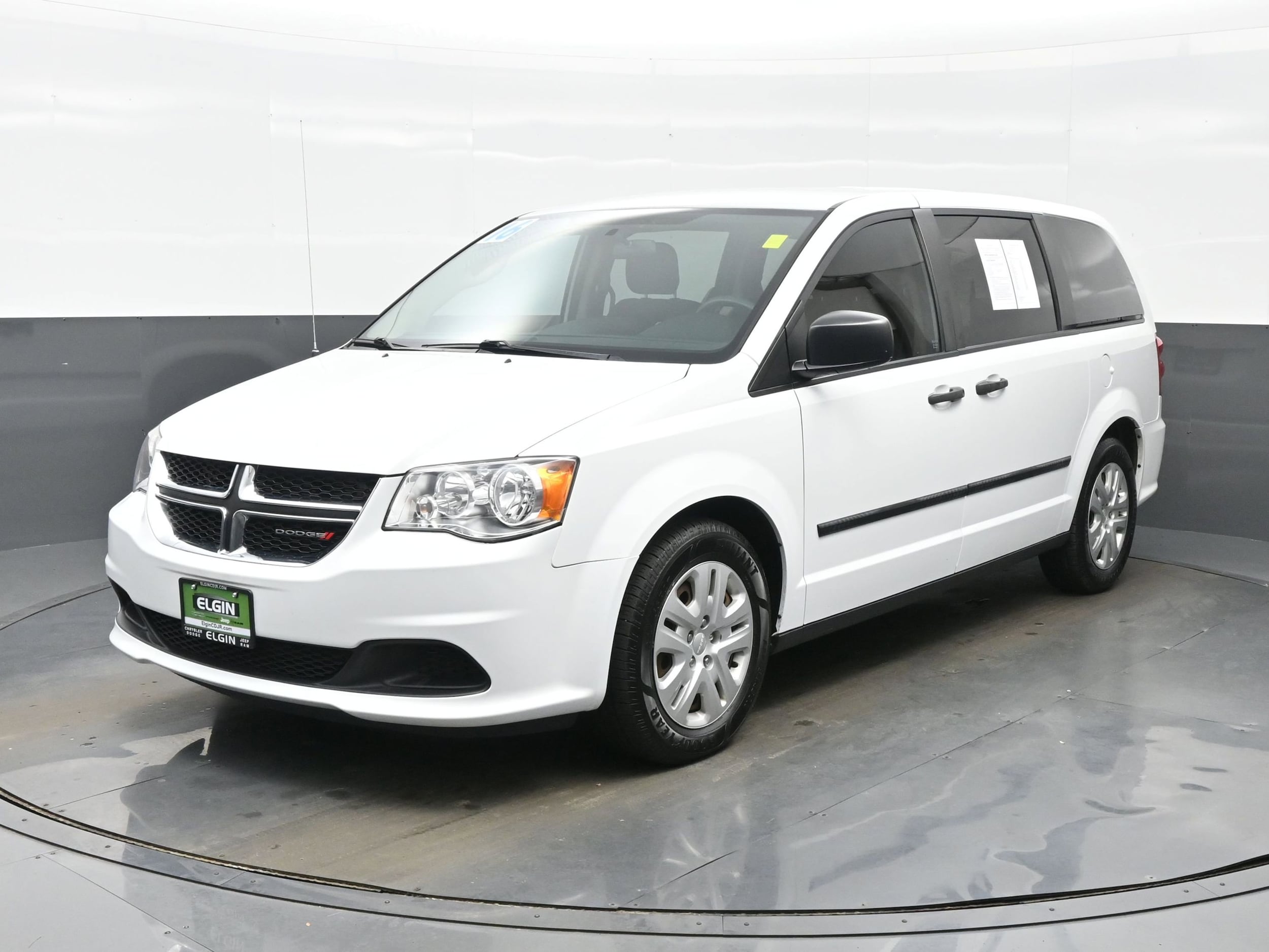 Used 2016 Dodge Grand Caravan SE with VIN 2C4RDGBG9GR109930 for sale in Streamwood, IL