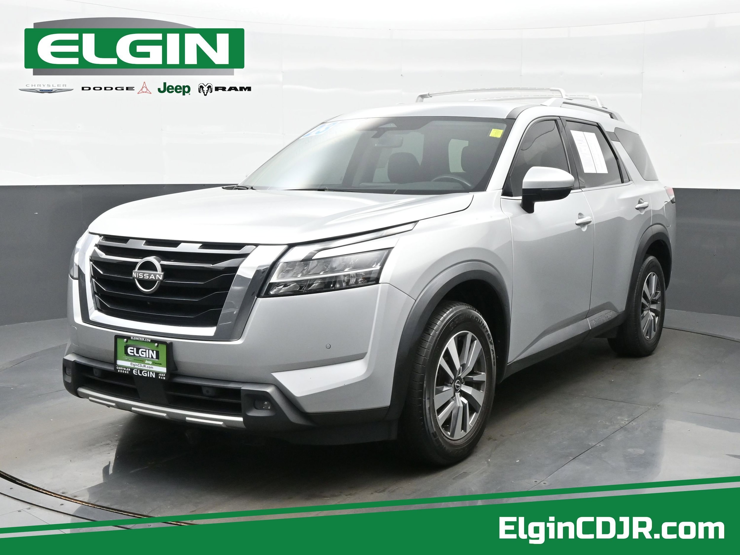 2023 Nissan Pathfinder SL