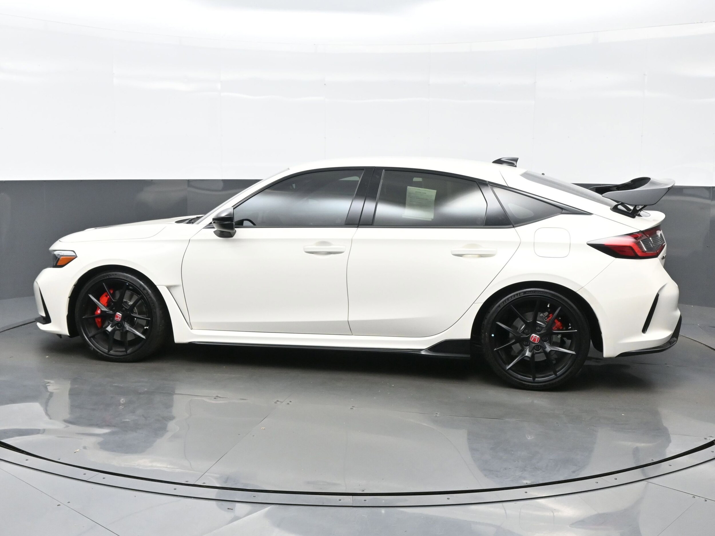 2025 Honda Civic Type R photo 3