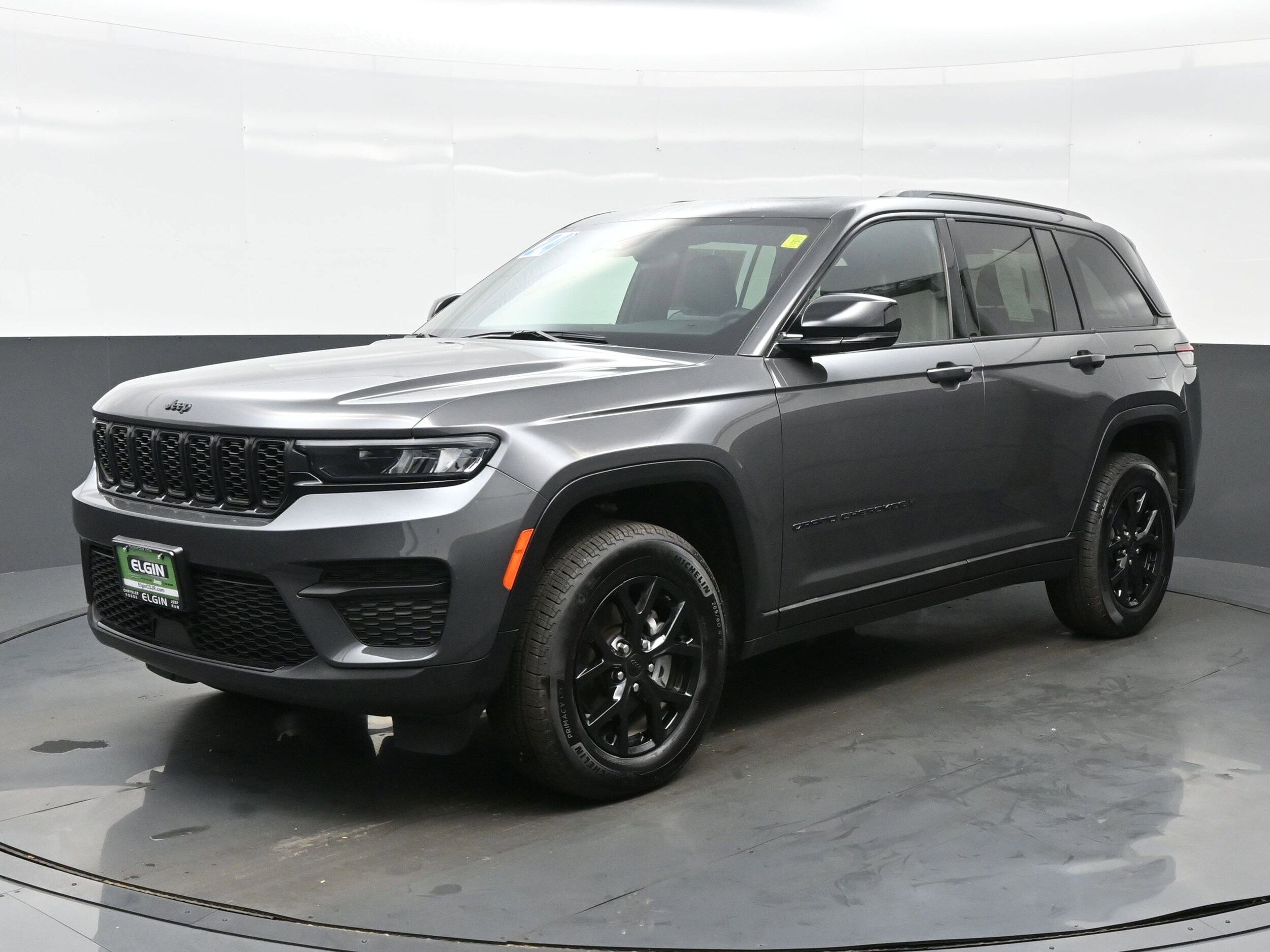 2024 Jeep Grand Cherokee Altitude photo 2