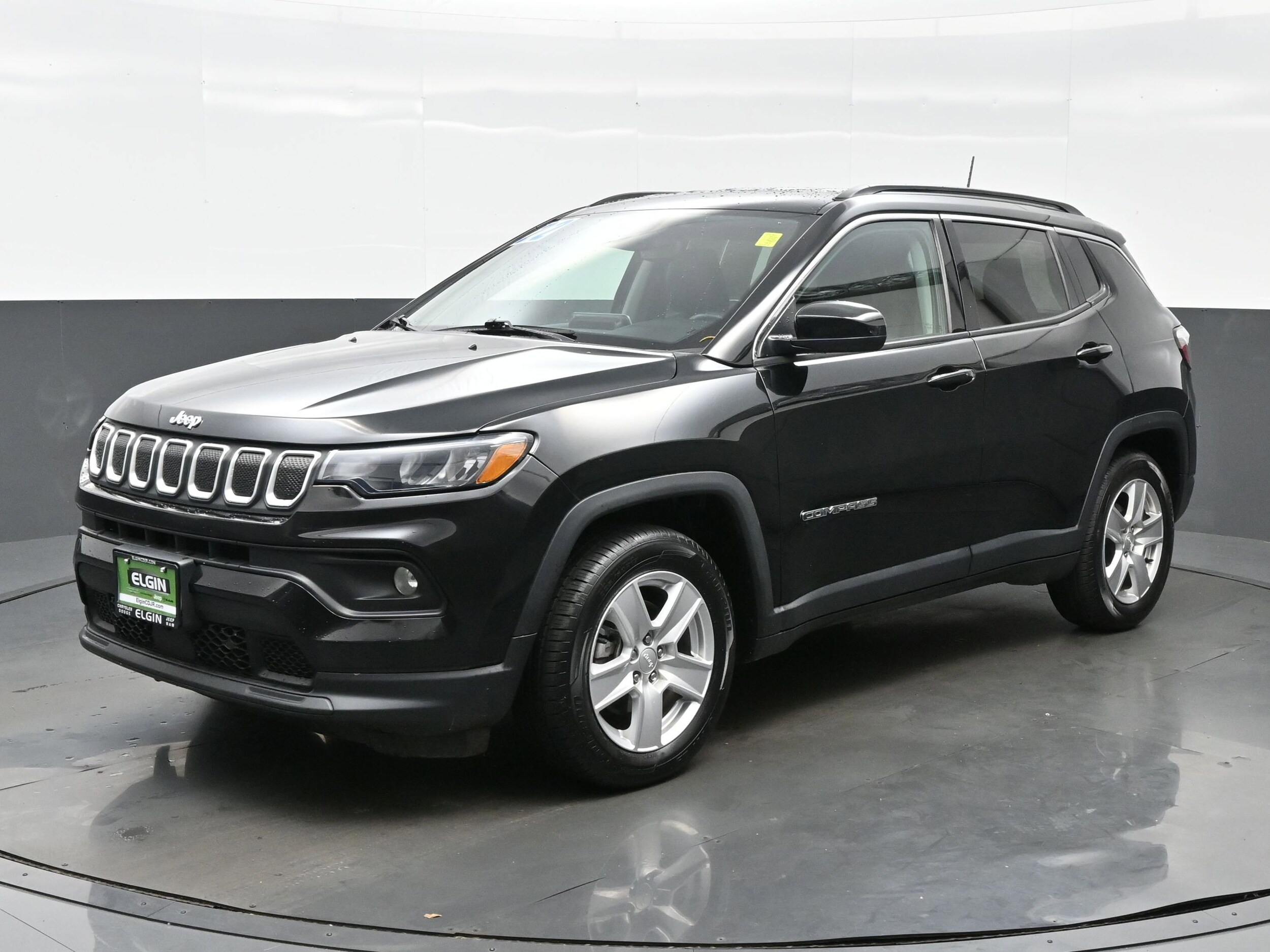 2022 Jeep Compass Latitude photo 2