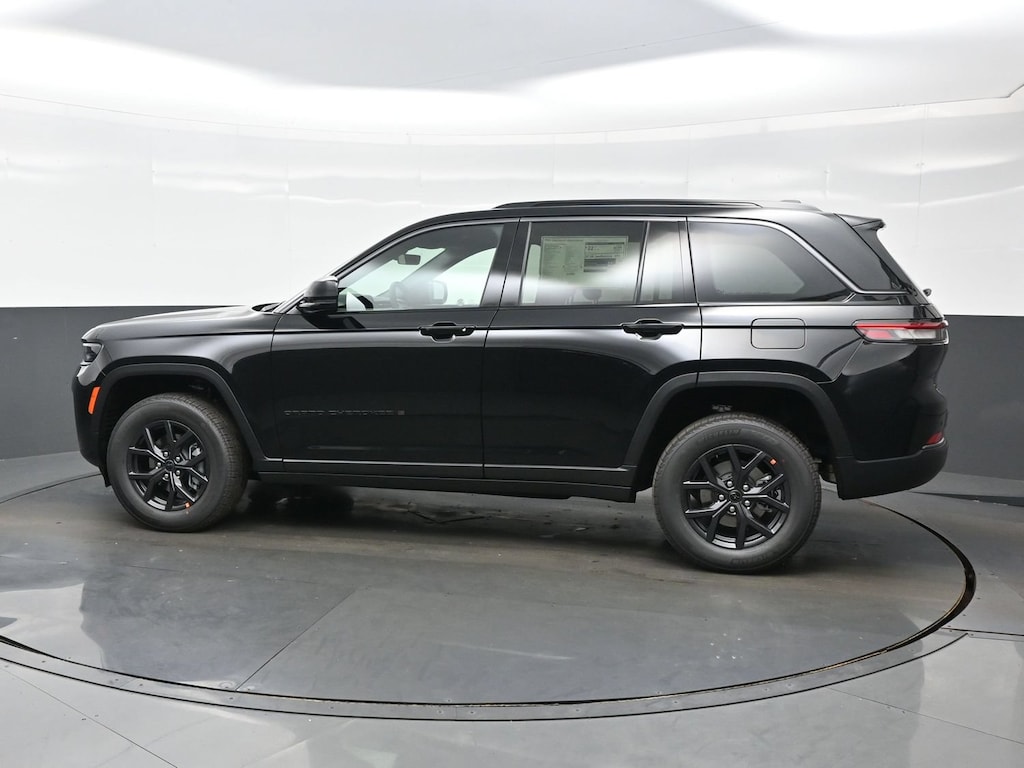 New 2027 Jeep Grand Cherokee Laredo Altitude Sport Utility