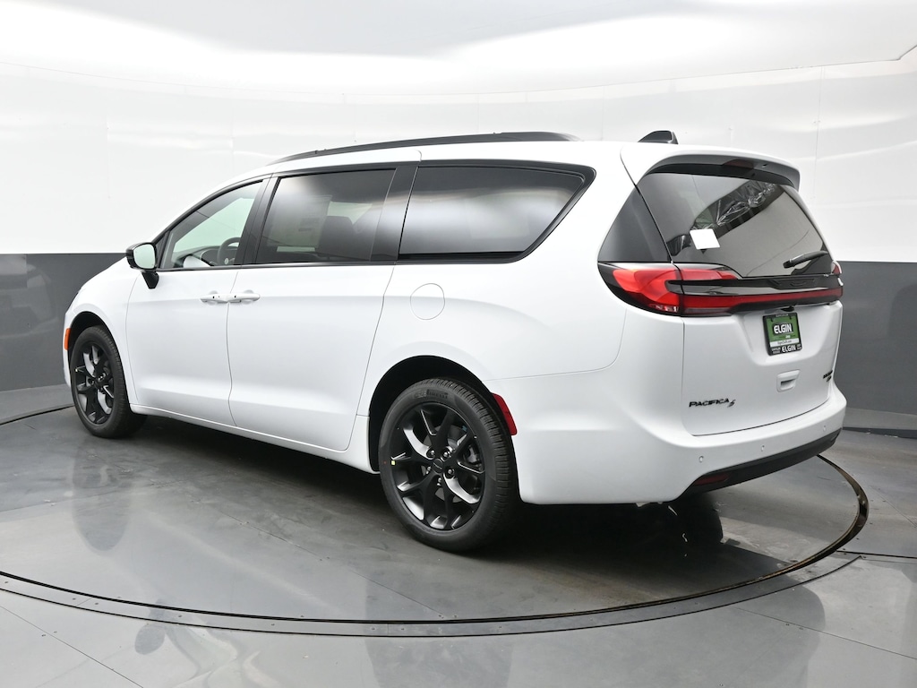 New 2027 Chrysler Pacifica LIMITED AWD Passenger Van