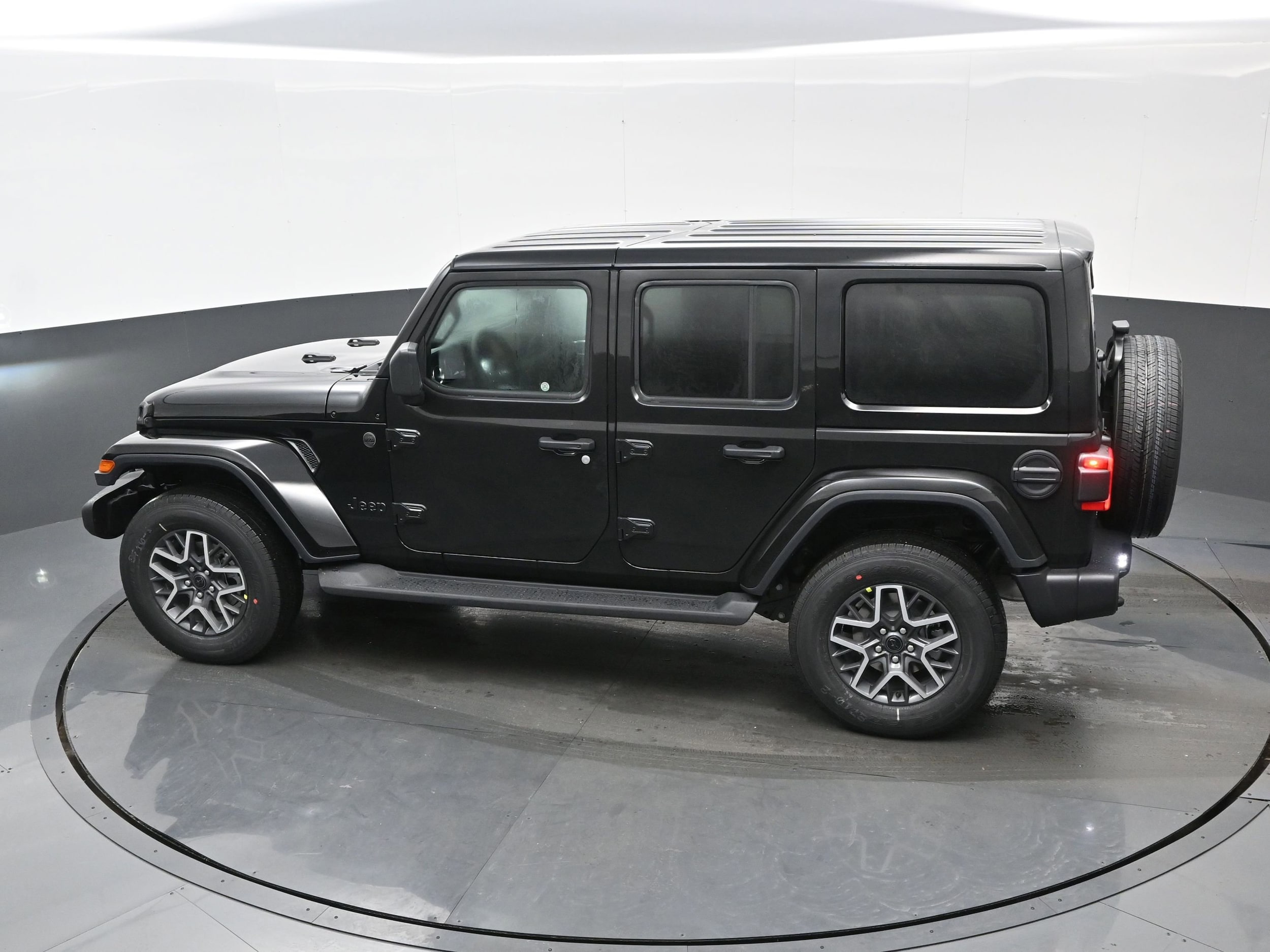2025 Jeep Wrangler 4-Door Sahara - Photo 19