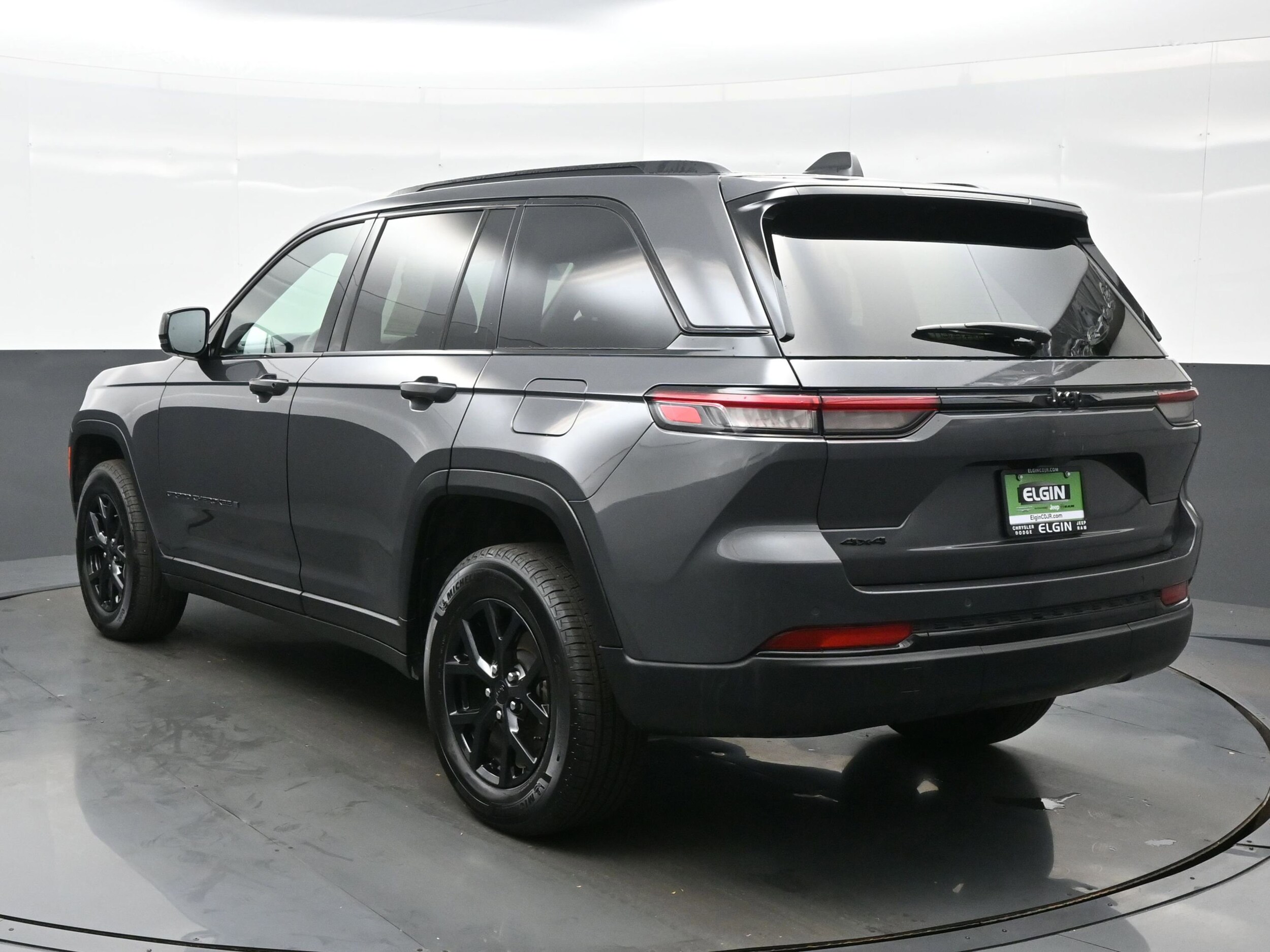 2024 Jeep Grand Cherokee Altitude photo 4