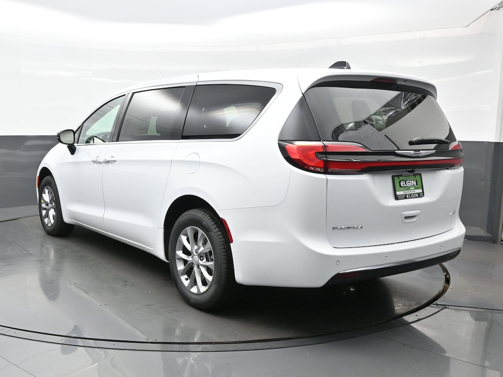 New 2026 Chrysler Pacifica SELECT AWD Passenger Van
