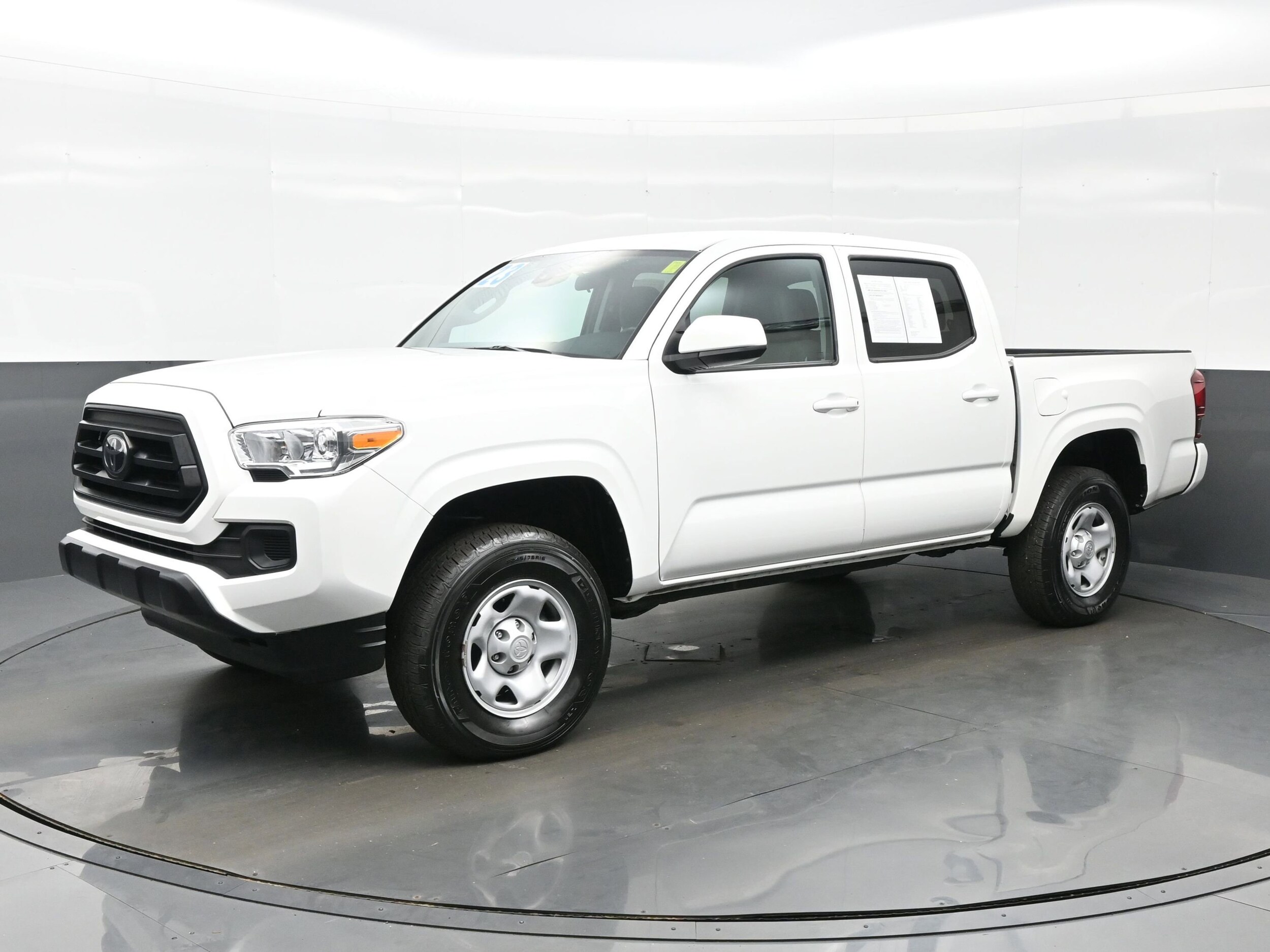 2023 Toyota Tacoma SR 4x4 V6 photo 2