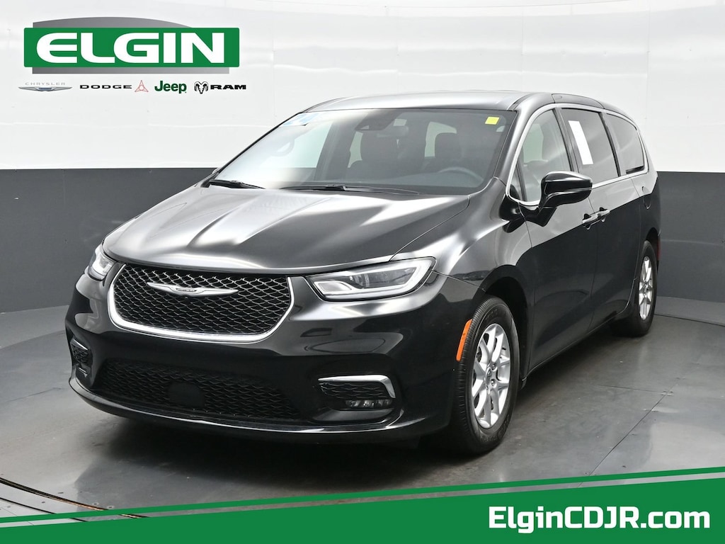 Used 2024 Chrysler Pacifica Touring Passenger Van