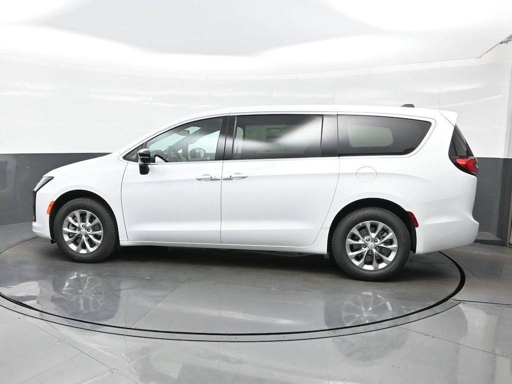 New 2027 Chrysler Pacifica SELECT AWD Passenger Van