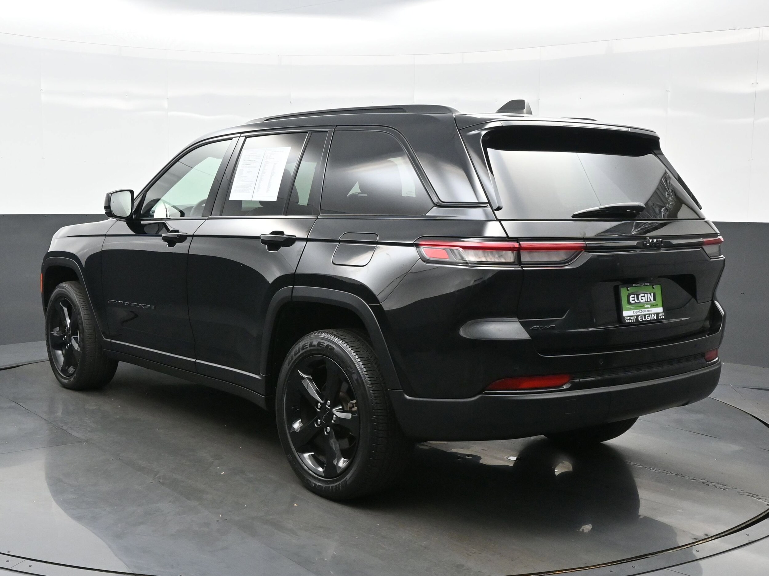 2023 Jeep Grand Cherokee Altitude photo 4