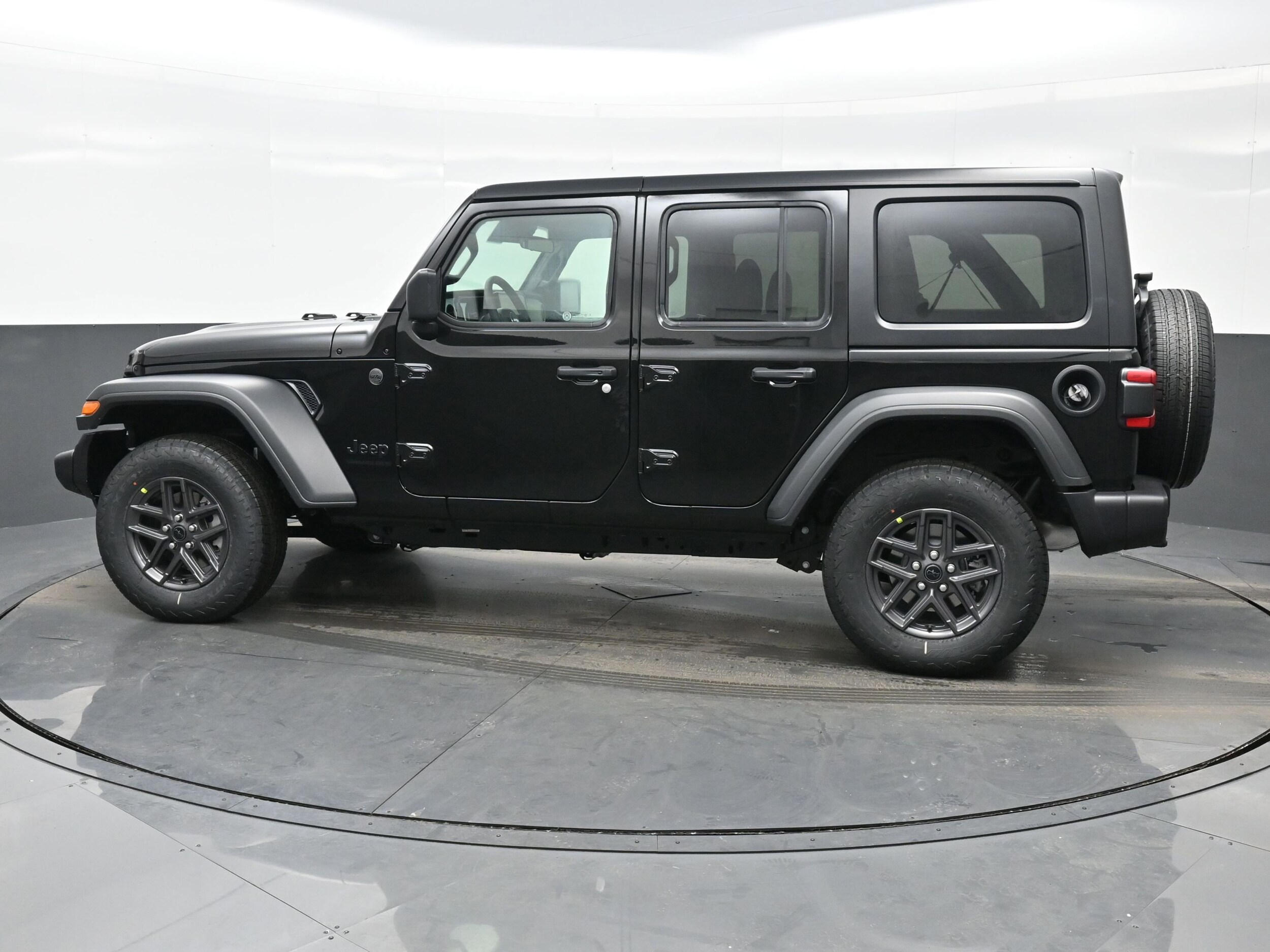 2025 Jeep Wrangler Sport photo 3