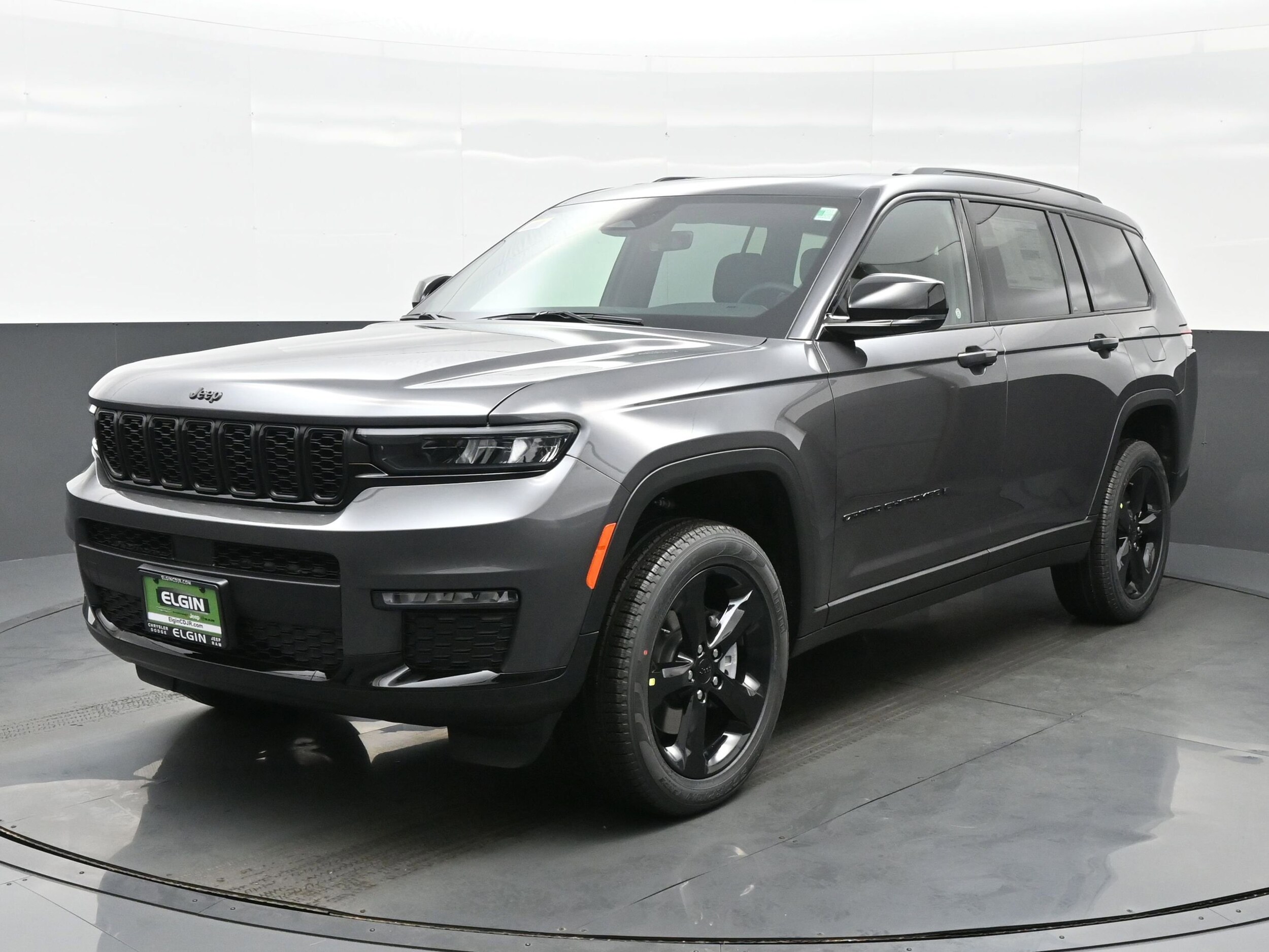 2025 Jeep Grand Cherokee Limited photo 2